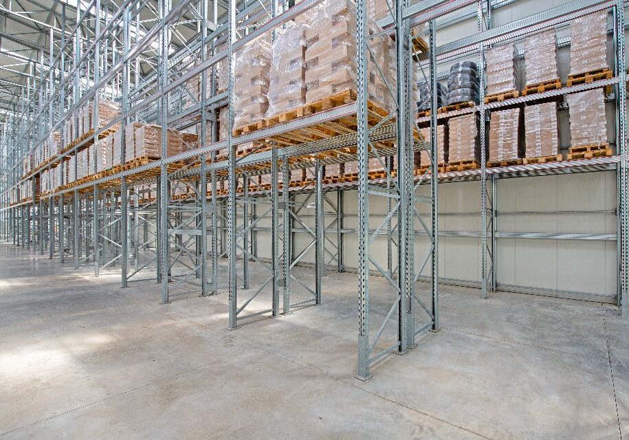 AdobeStock_656507757 Pallet Racking